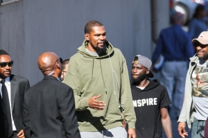 九游官网登录-网友：我从未@KD却老被他回复 他需要帮助 KD：我好得很兄弟