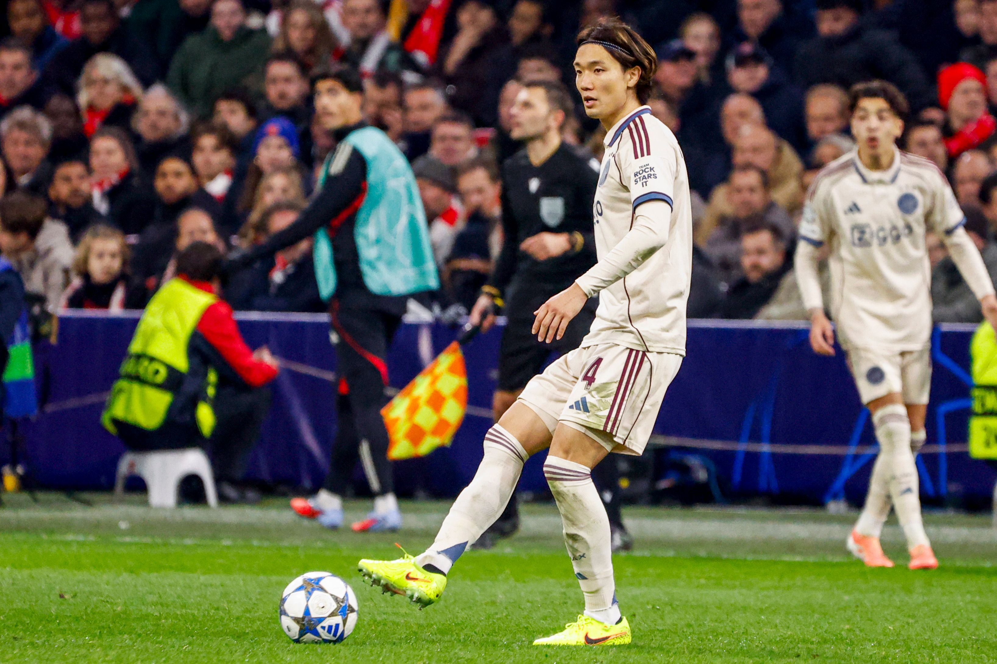 九游体育平台-图片报：门兴冬窗因资金问题未能签回板仓滉，夏窗会继续尝试